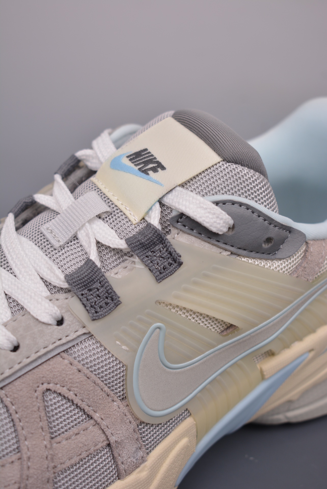 Nike Wmns V2K Runtekk LowWhite Grey Navy FD0736-102