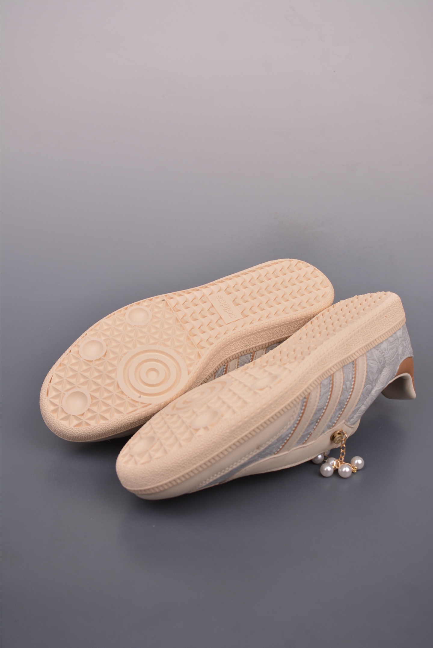 Adidas Originals Samba OG sneakers Khaki Pearl Necklace Silk JQ2616