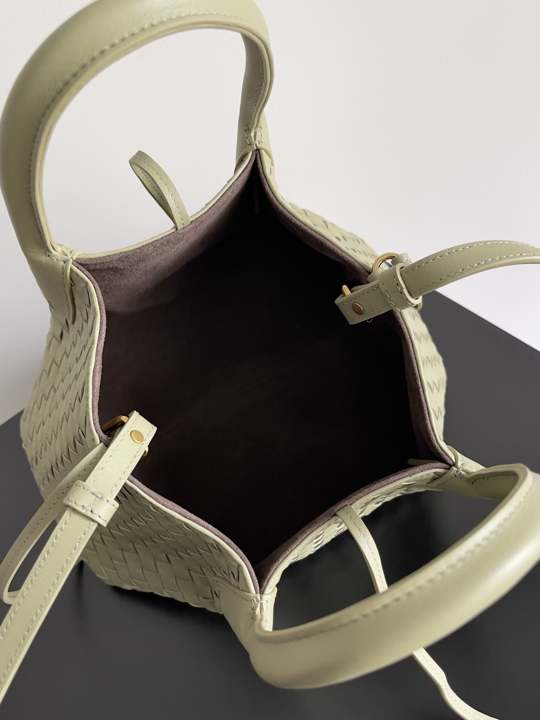 BOTTEGA VENETA 2025 PINACOTECA Small Bag 819004