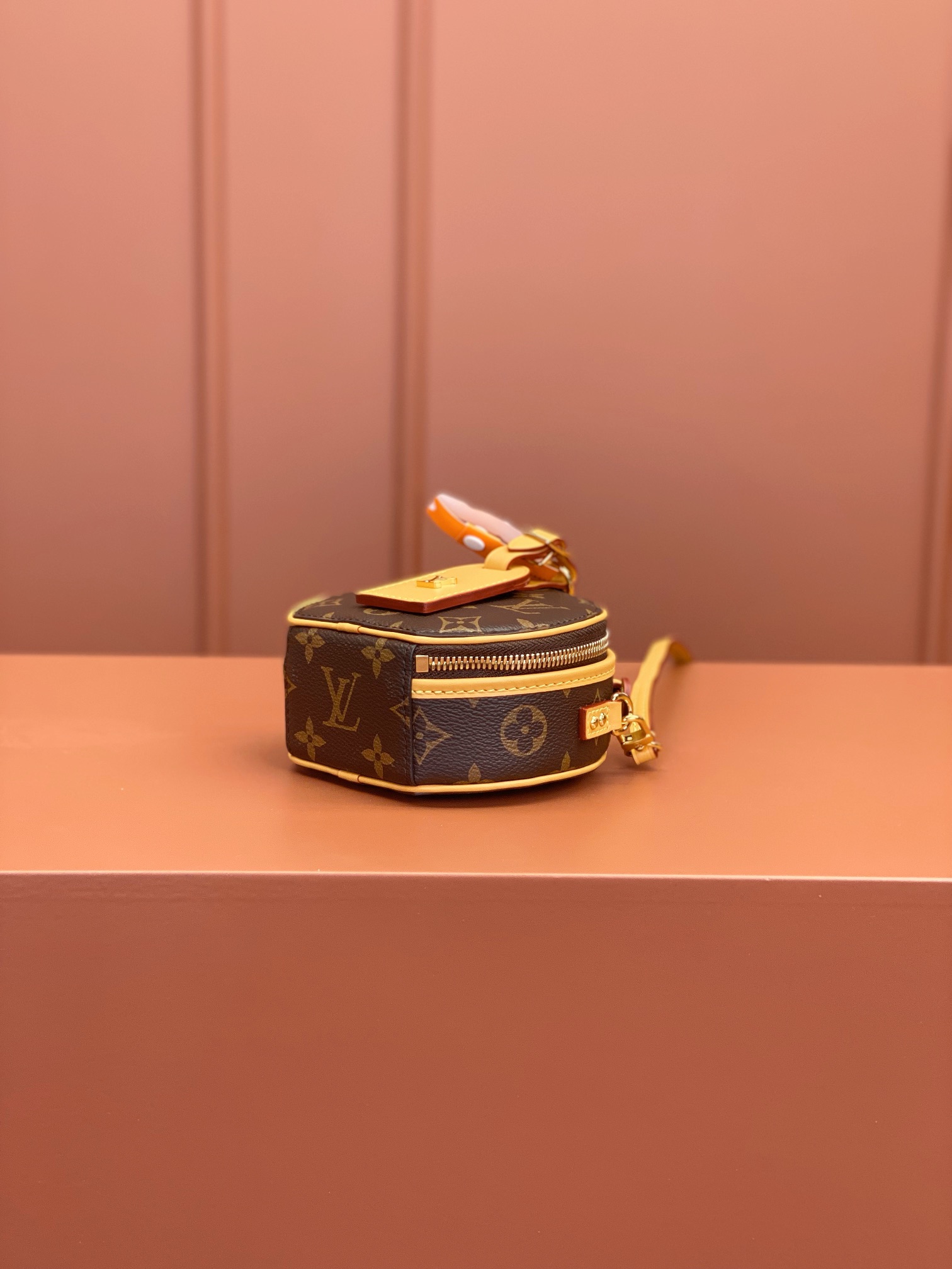 Louis Vuitton BOITE CHAPEAU Mini Bag M44699