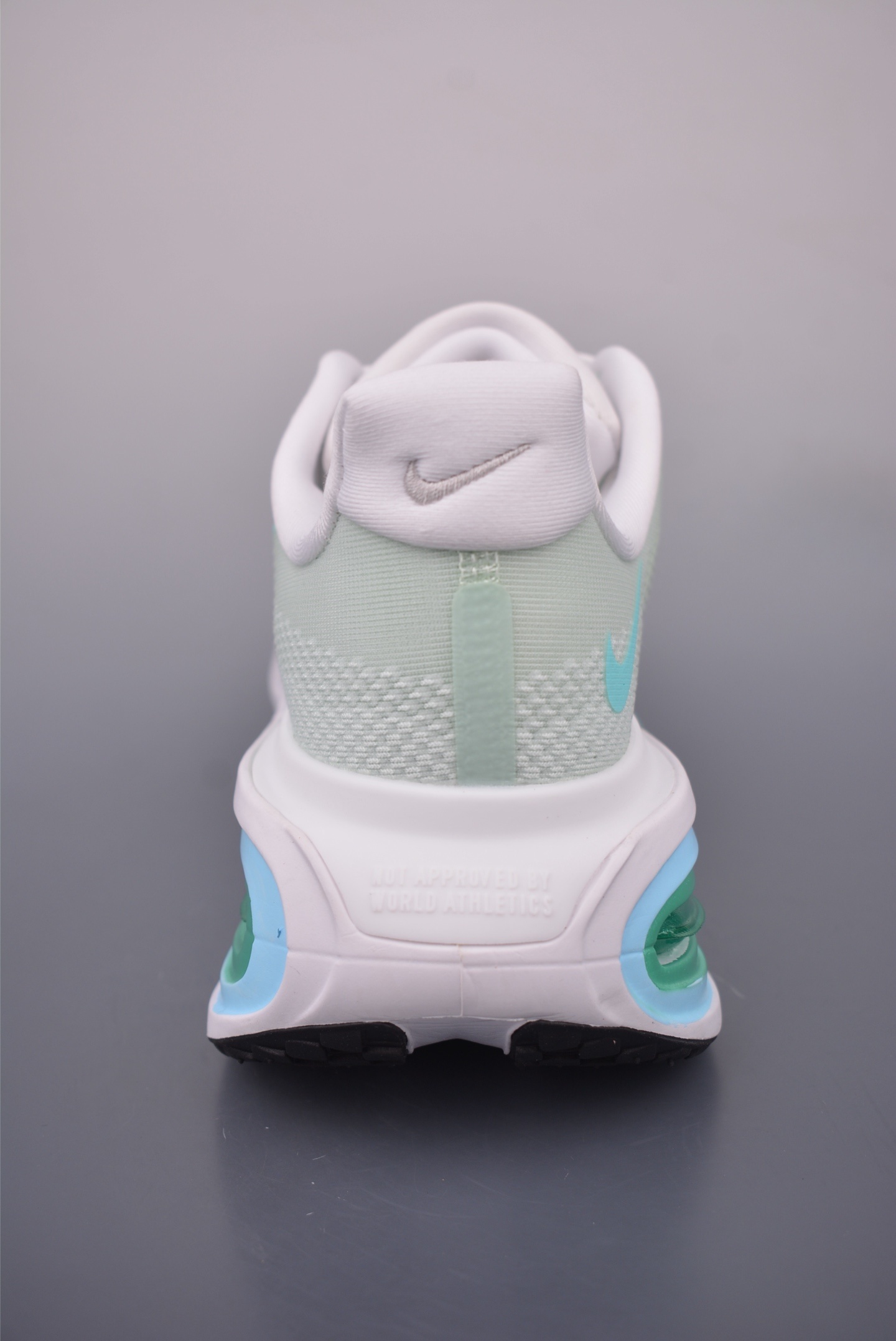 Nike Vomero premium “mint green”  FM8453-014