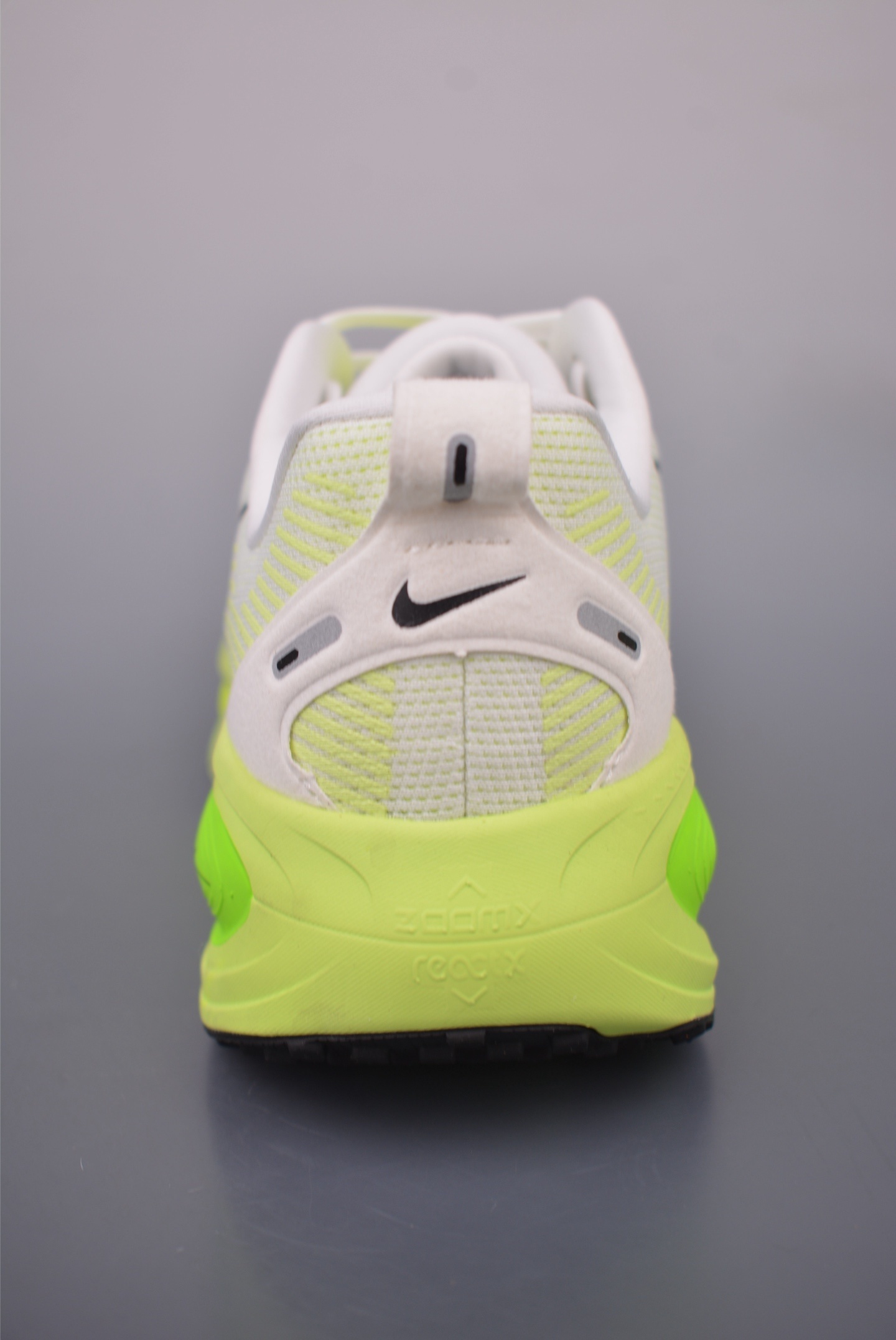 Nike Vomero 18 'Electric Green' HM6803-100