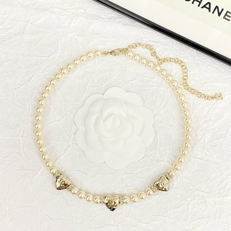CHAN 24 pearl heart choker necklace