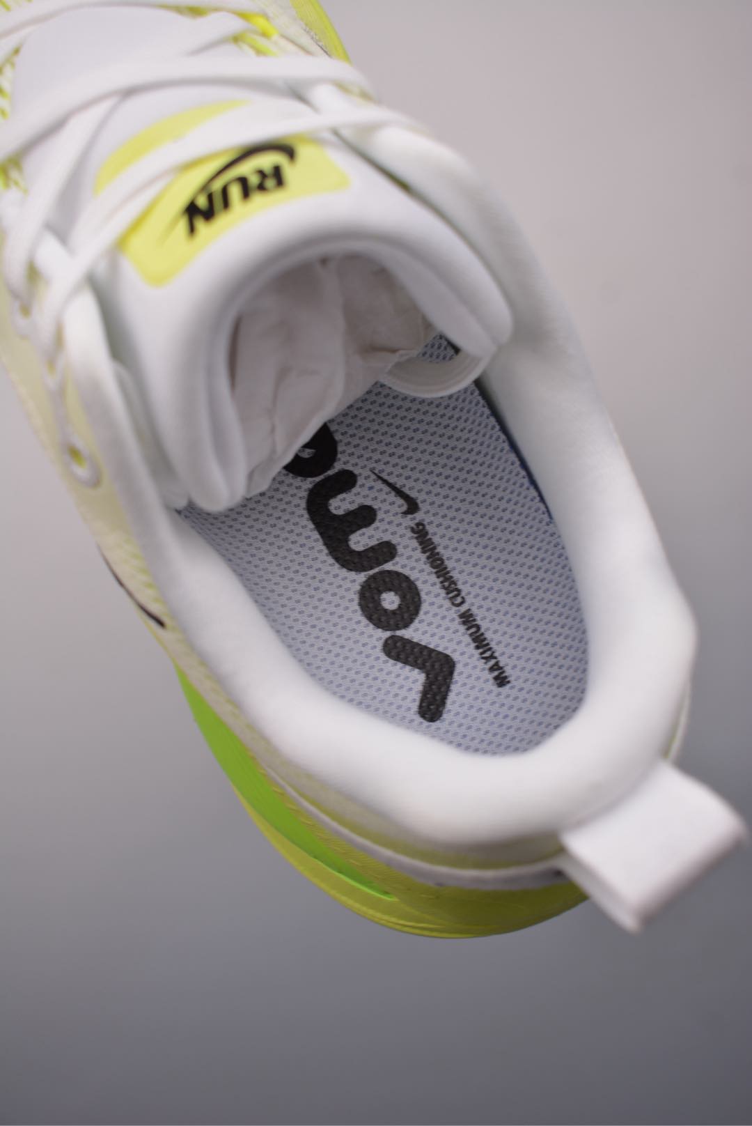 Nike Vomero 18 ZoomX Beige Black Volt