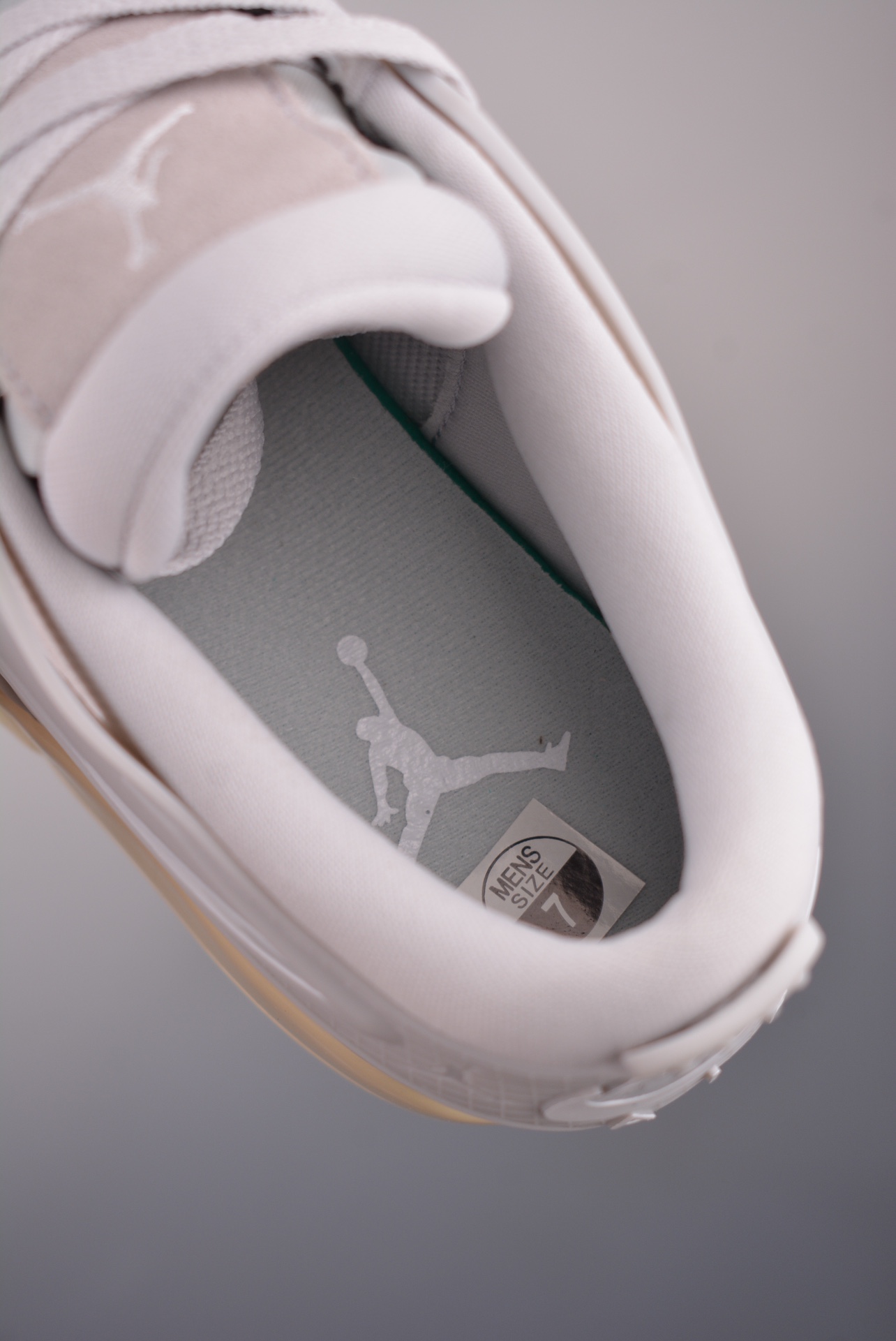 Nigel Sylvester x Jordan Air Jordan 4 RM  Grey Sail FQ7940-001