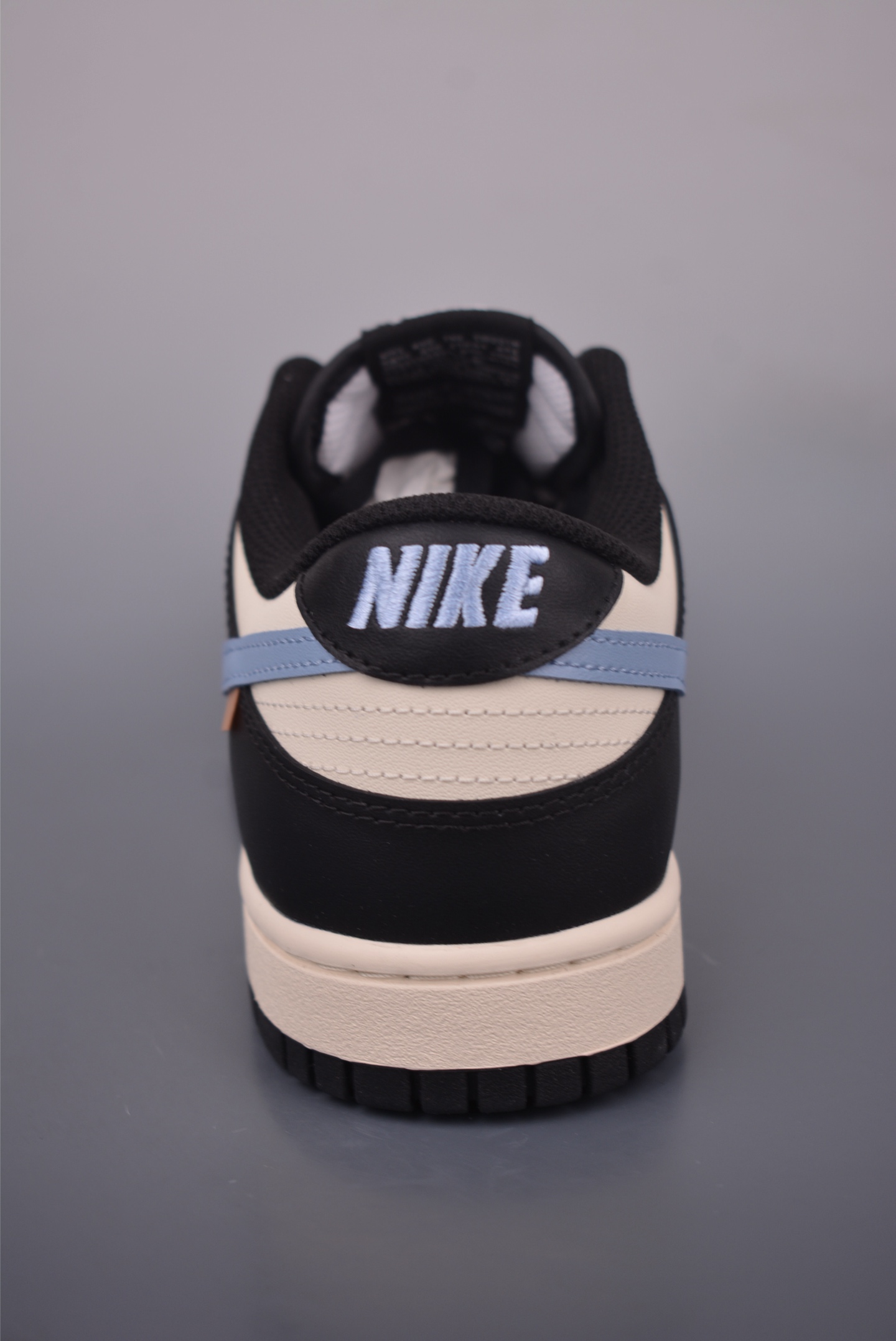 Nike SB Dunk Low 