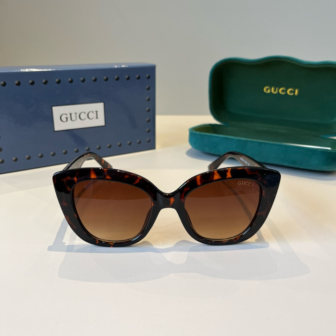 Gucci Round Frame Sunglasses