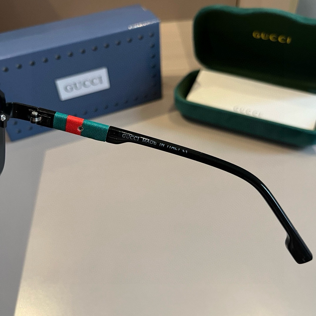 Gucci Square Frame Sunglasses