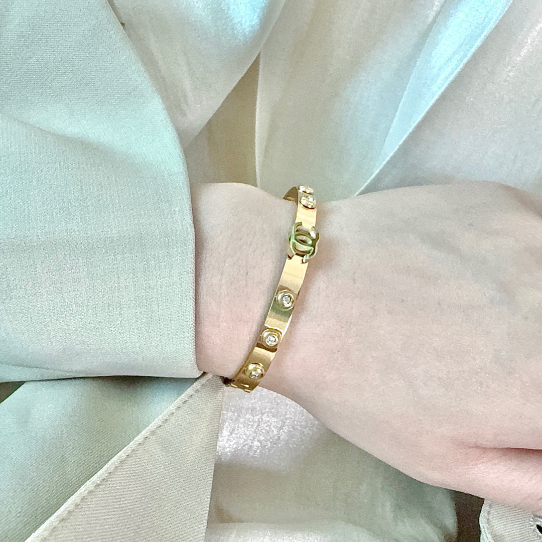 Chanel six sparkling diamond bracelet