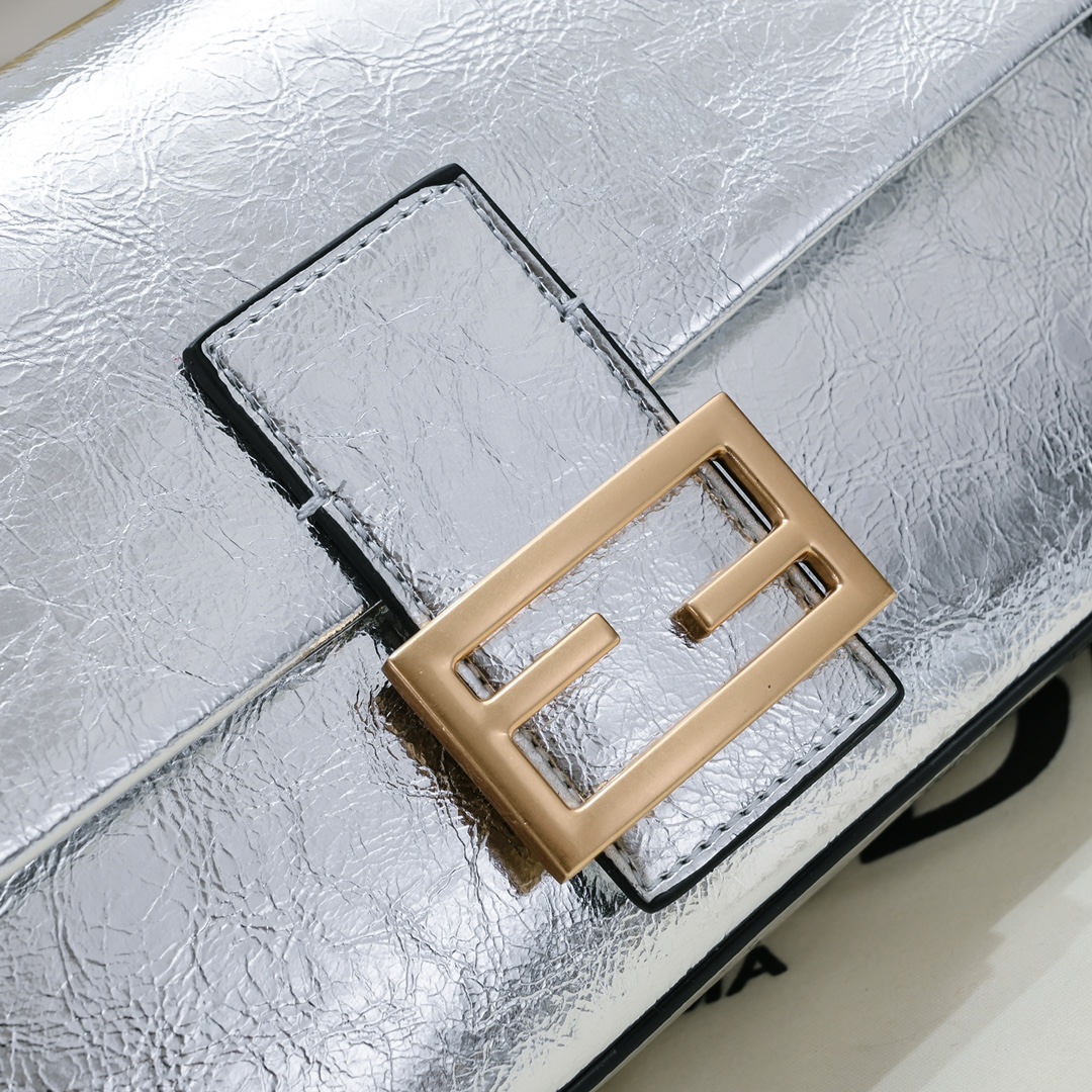 FENDI BAGUETTE handbag 6809