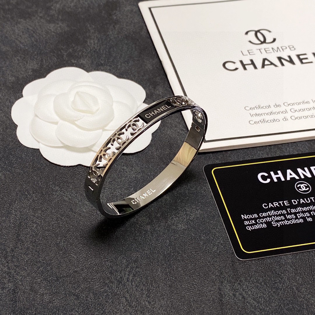Chanel hollow bracelet
