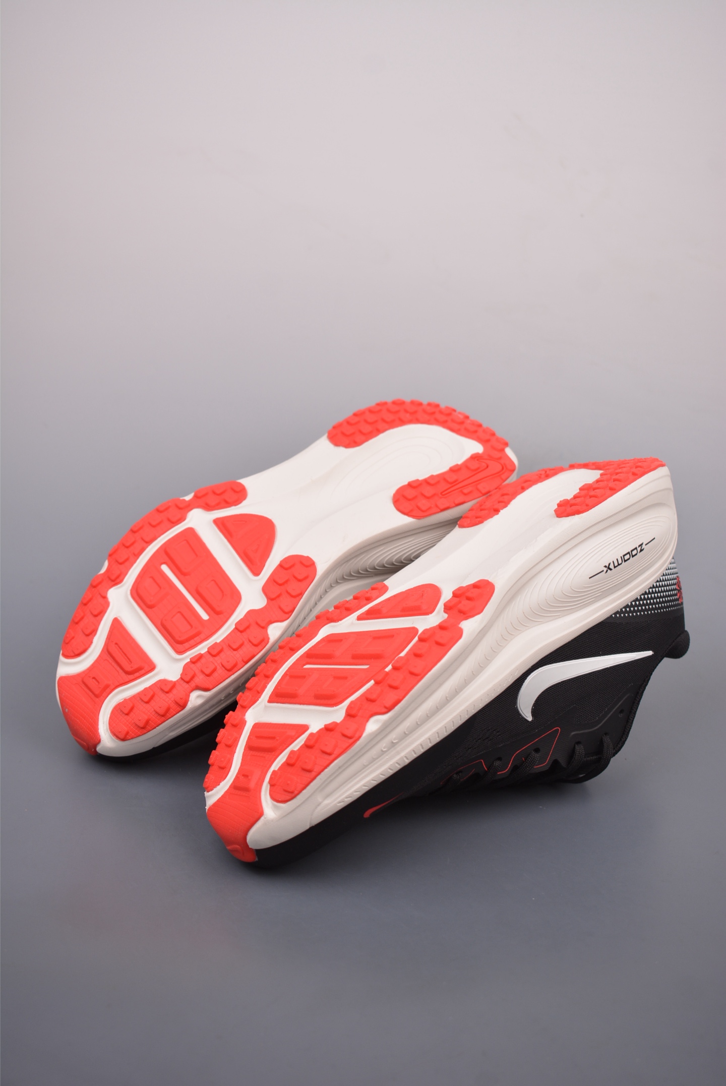 Nike Air Zoom Vomero 18X Black White Red Hook HM2519-372