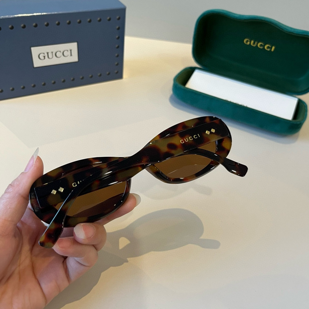 Gucci Round Frame Sunglasses