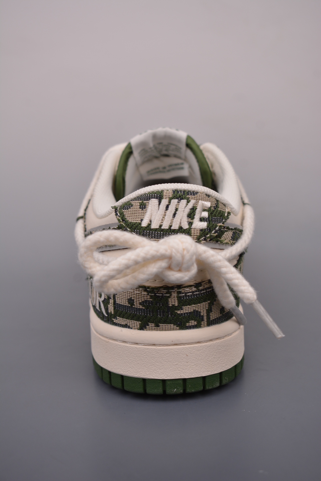 Dior x Nike SB Dunk Low Lot Dior Off-White Military Green SJ2068-309