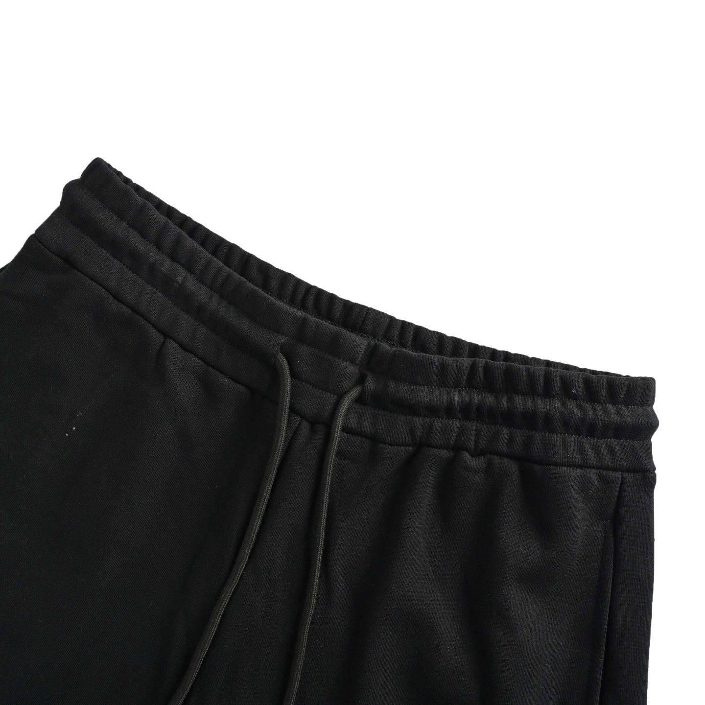 Burberry 25ss warhorse embroidered shorts
