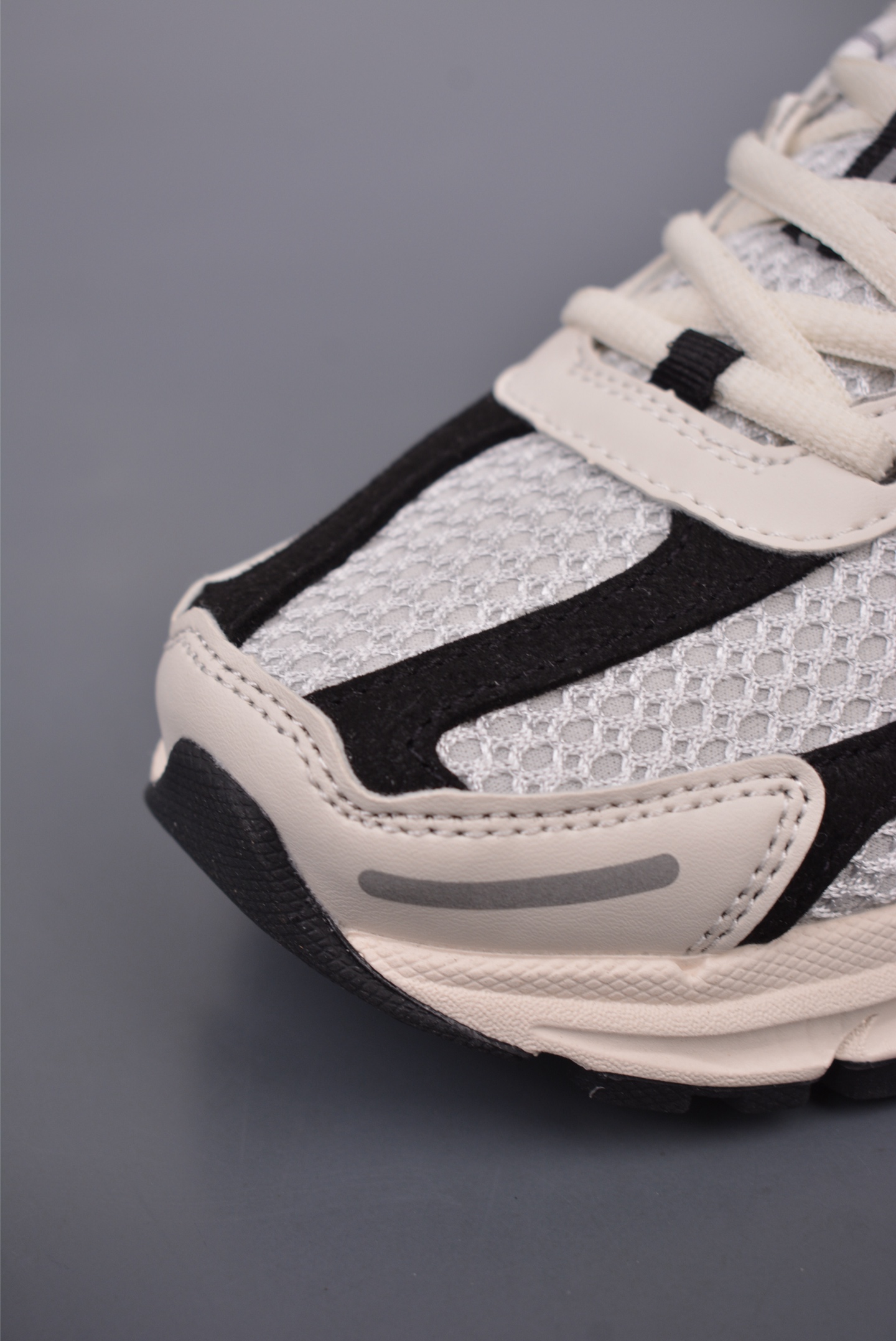 Nike Zoom Vomero 5 Panda White Black HQ1182-001