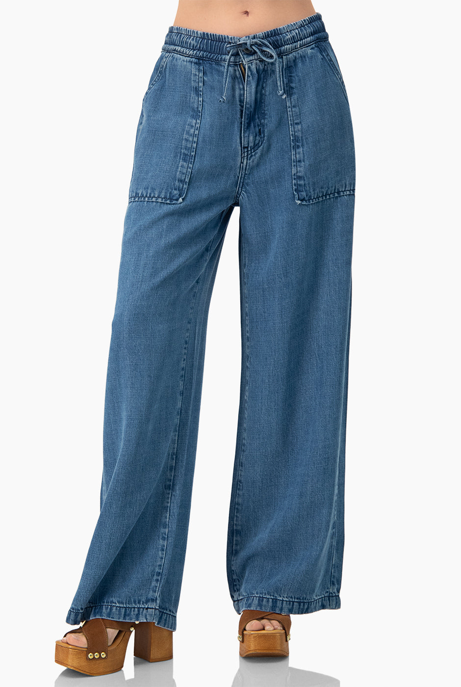 Jeans amplio con jareta