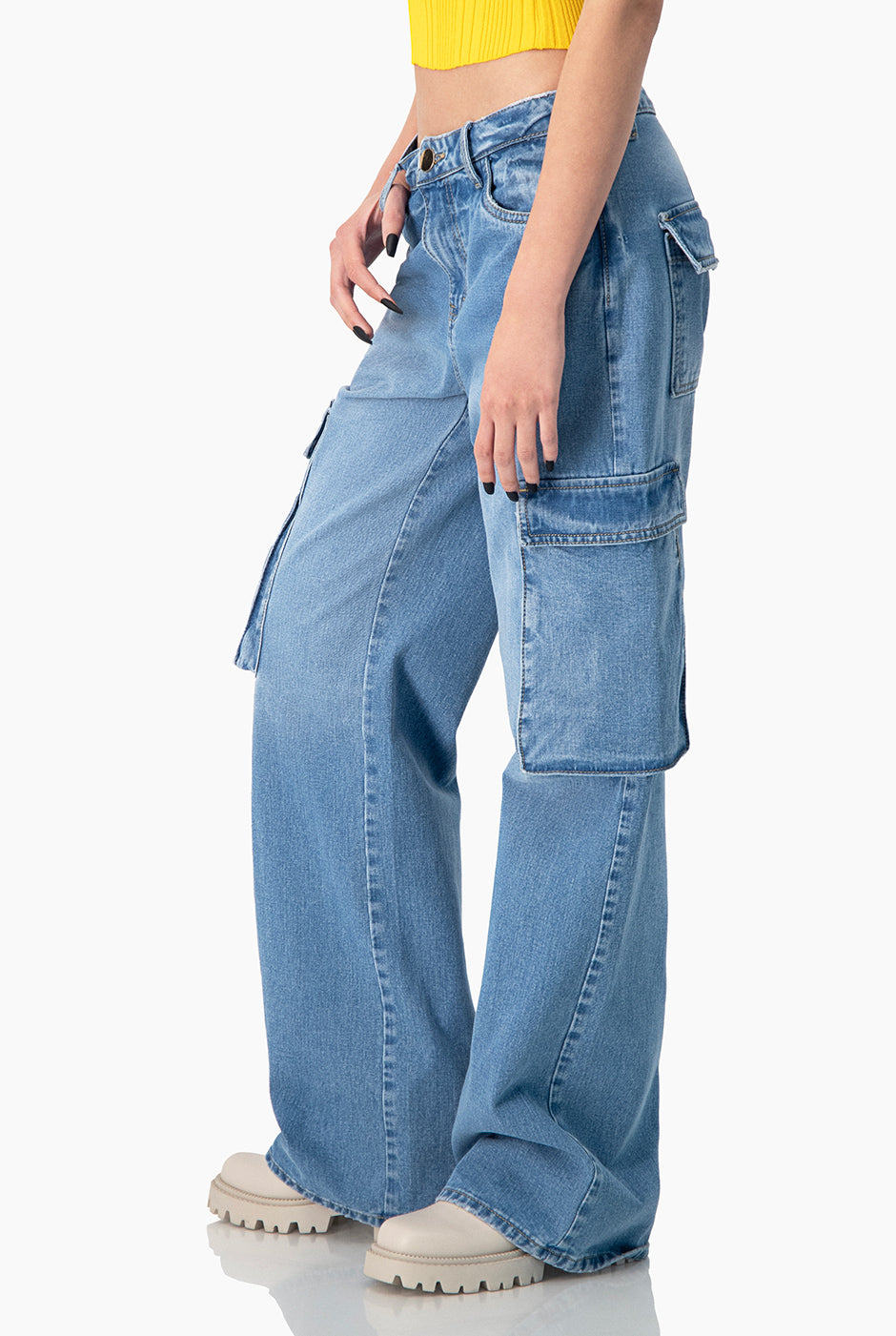 Jeans cargo con bolsillos de cartera
