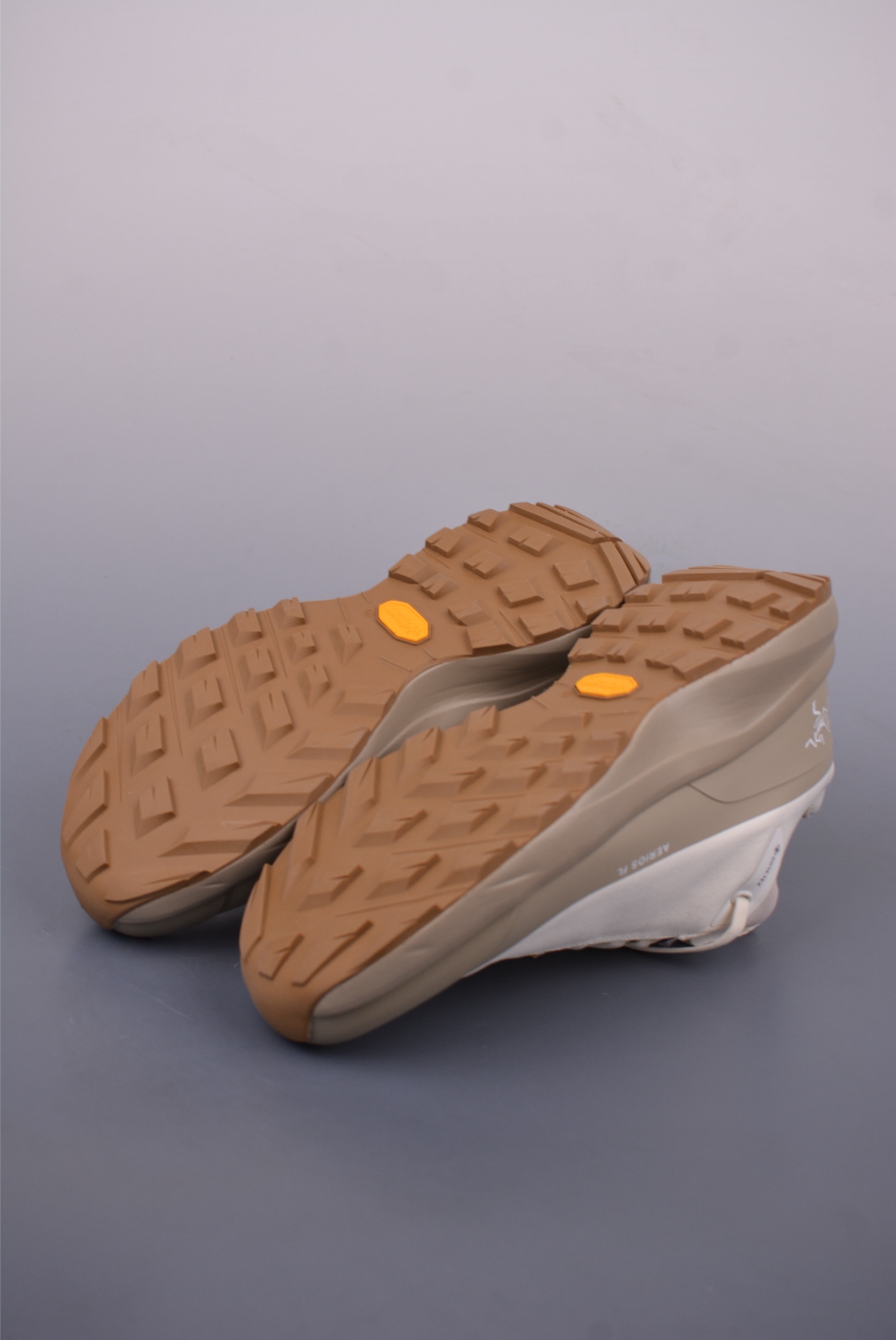 Arc'teryx Norvan Club FG M sneakers off-white 0772183633