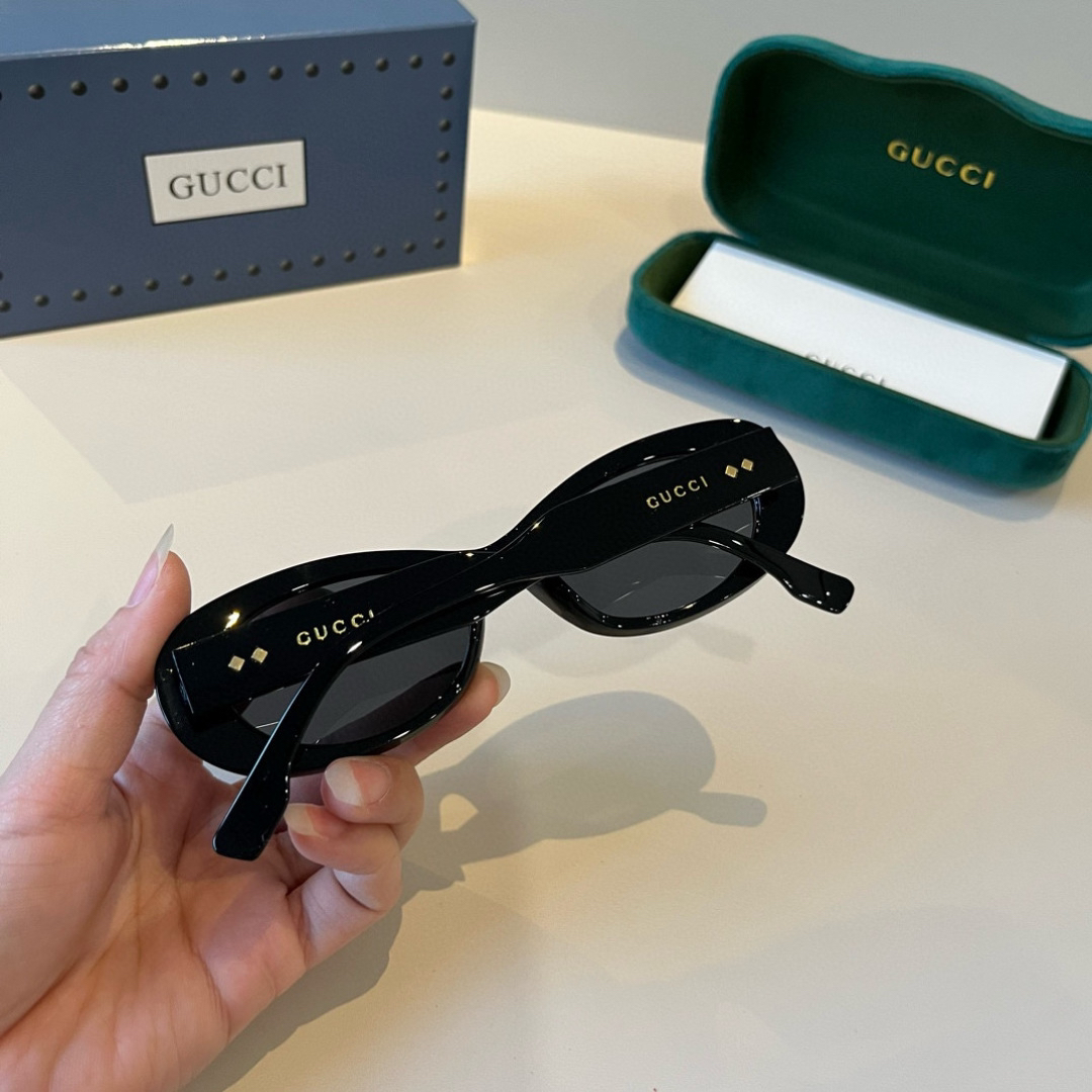 Gucci Round Frame Sunglasses
