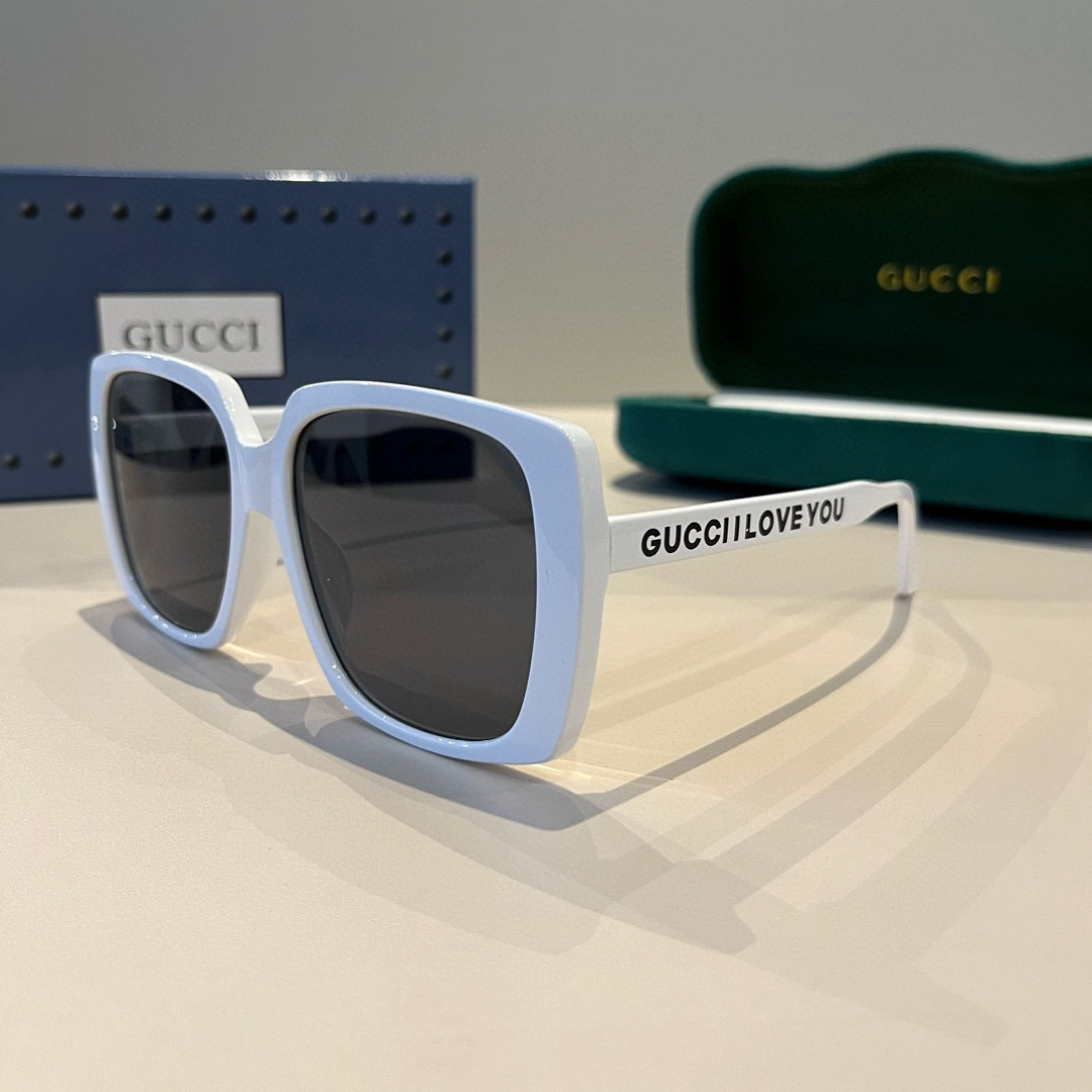 Gucci Round Frame Sunglasses