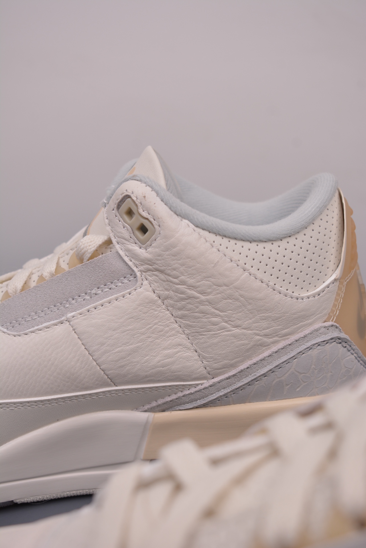 Air Jordan 3 Retro Craft Ivory FJ9479-100