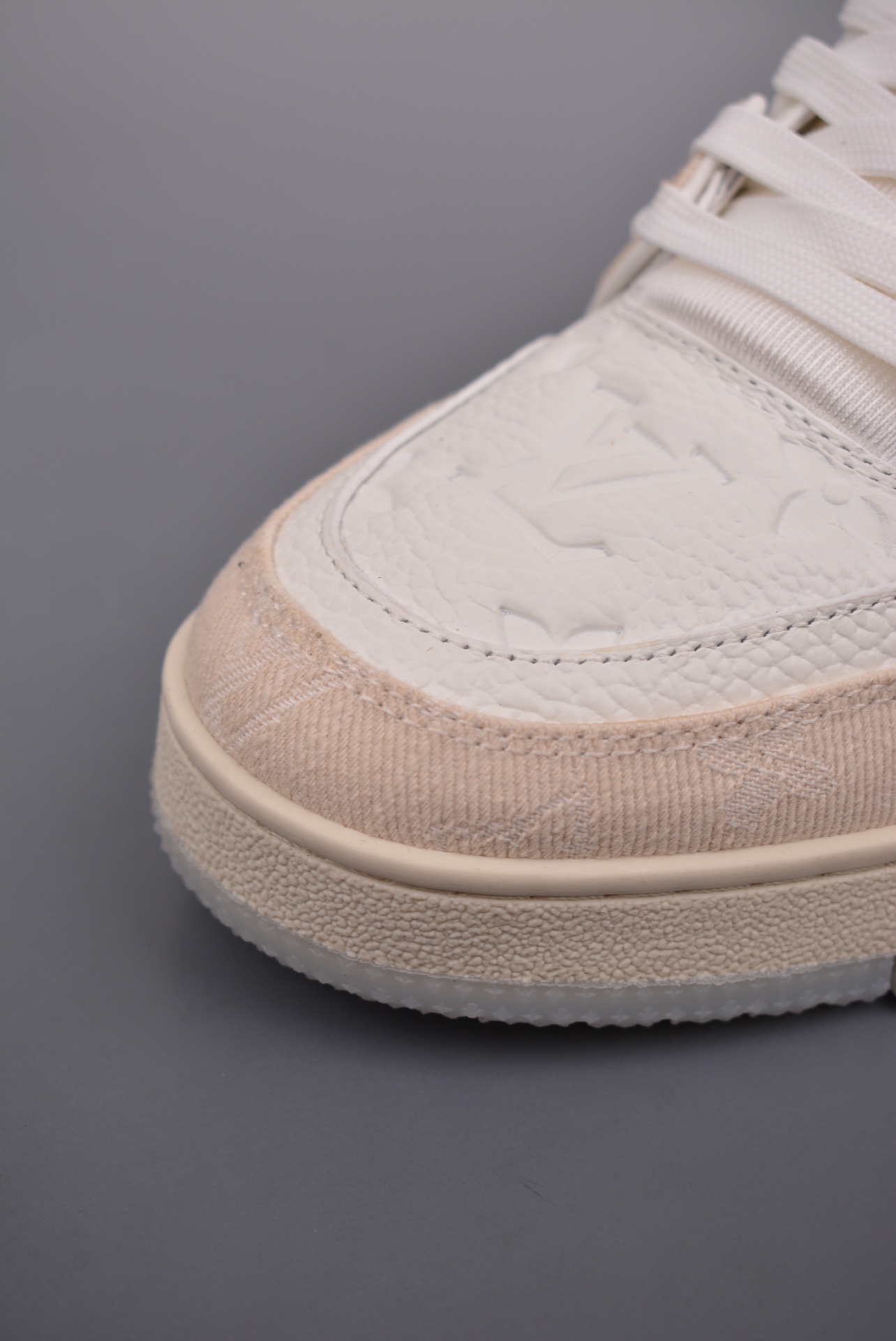 Louis Vuitton Trainer Sneaker Lowv Beige Embossed 1ABOJX