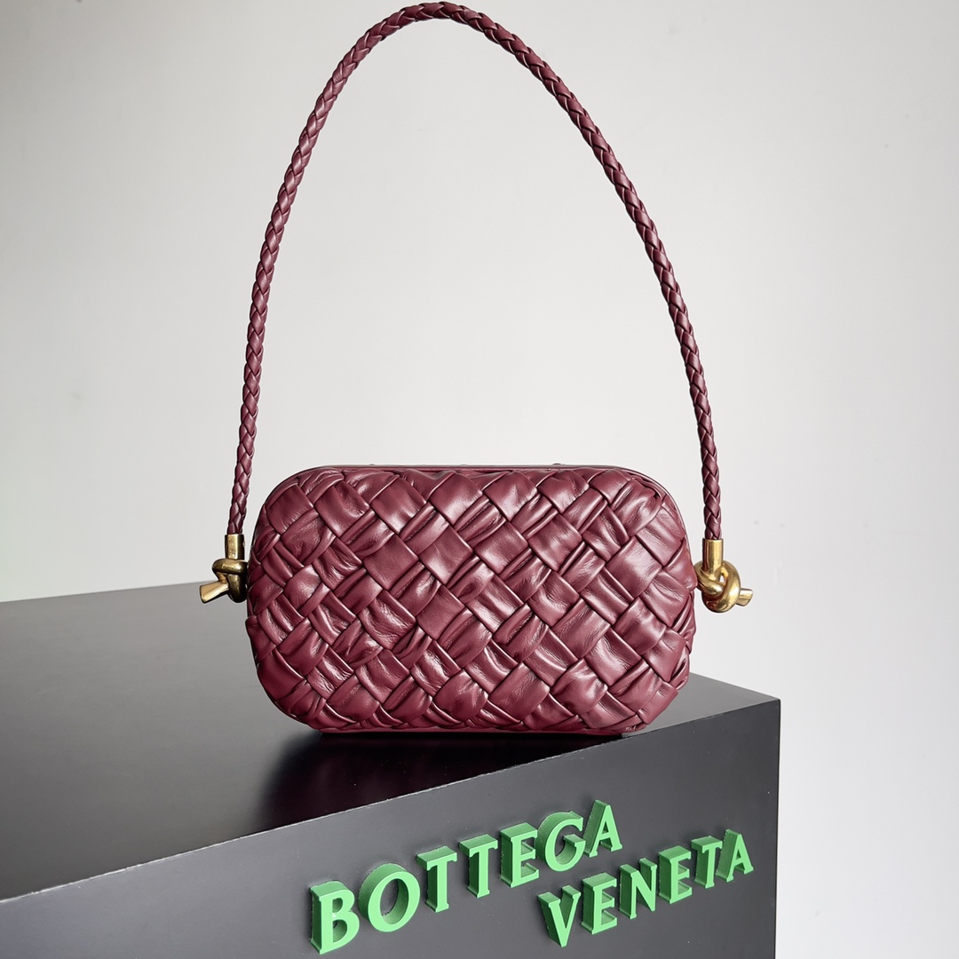 Bottega Veneta Knot woven evening bag 717623