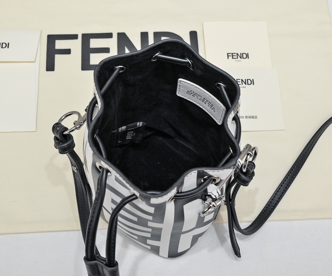 FENDI Mon Tresor Small Bucket Bag 8950
