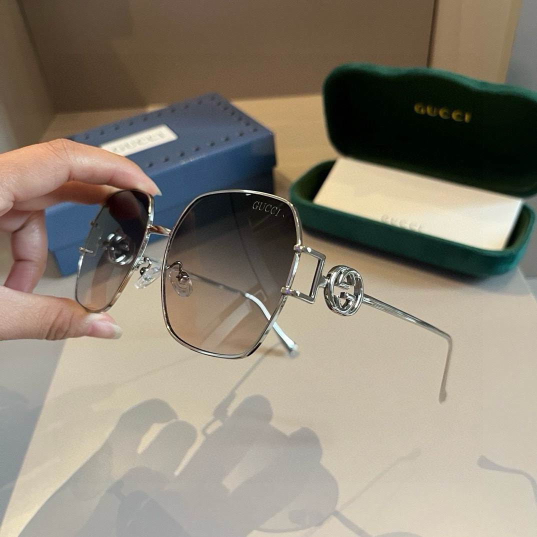 Gucci Square Frame Sunglasses
