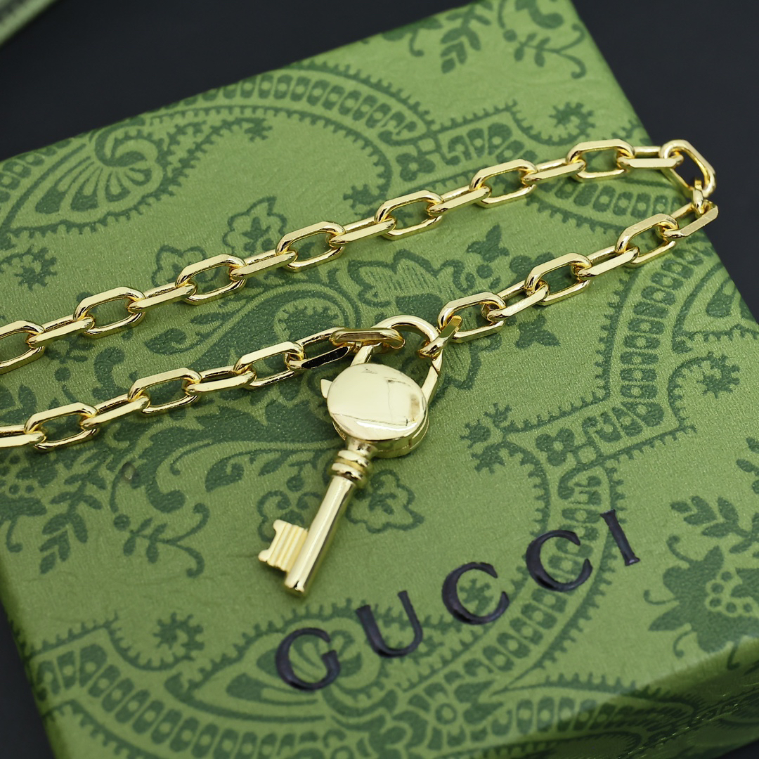 Gucci key chain braceletGucci key chain bracelet