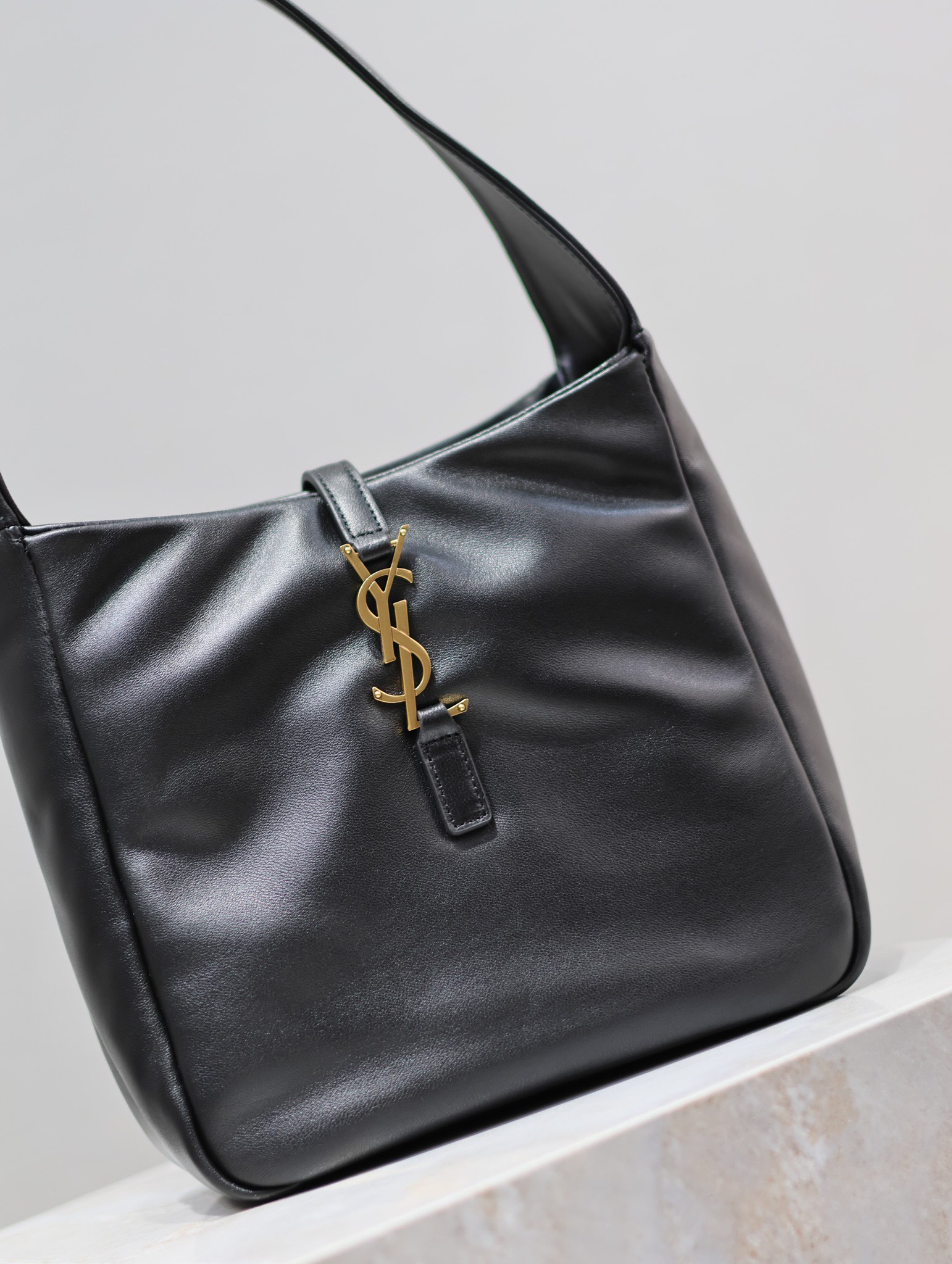 Yves Saint Laurent LE 5A7 Underarm Bag 713938