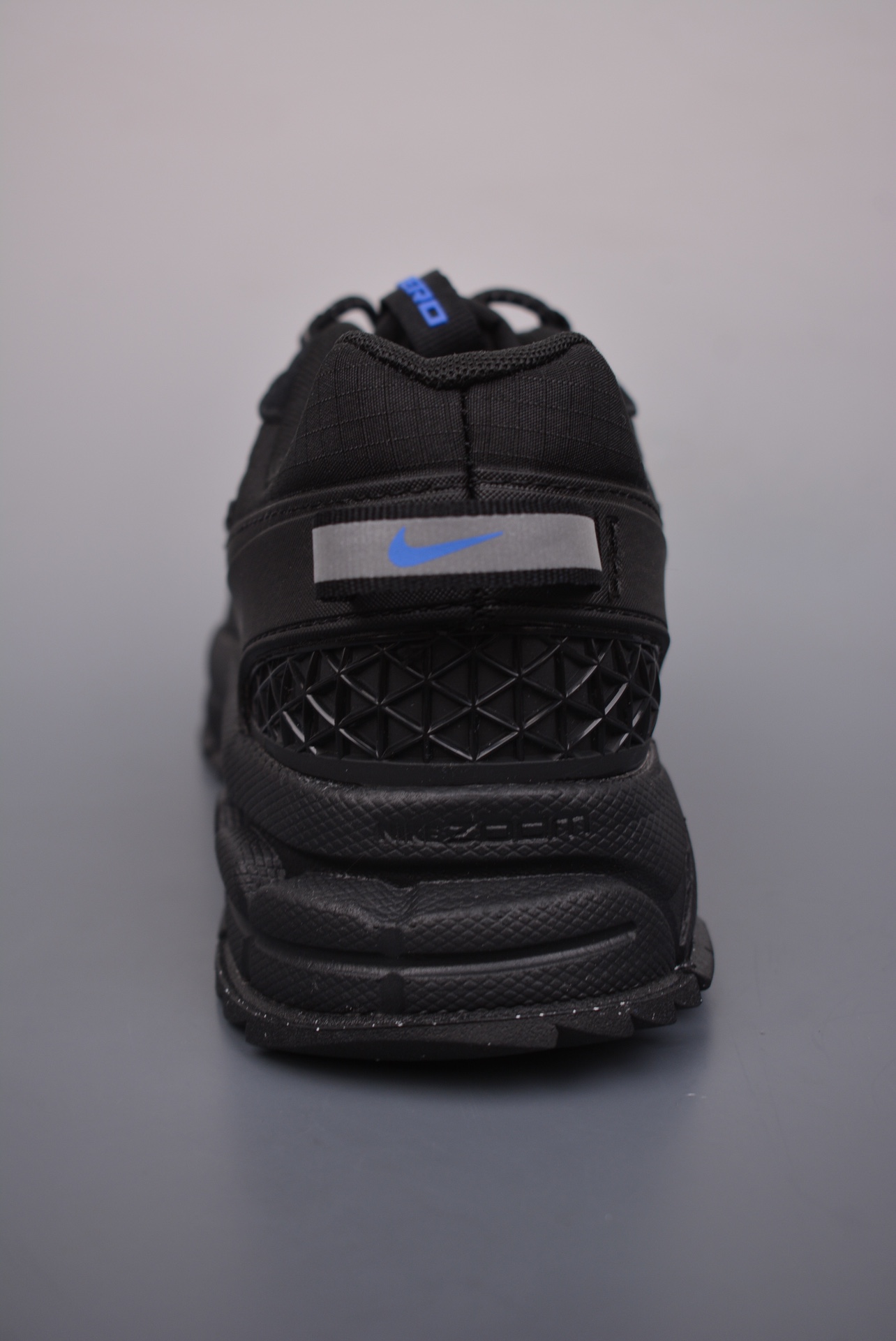 Nike Zoom Vomero 5 Roam Triple Black FV2295-002