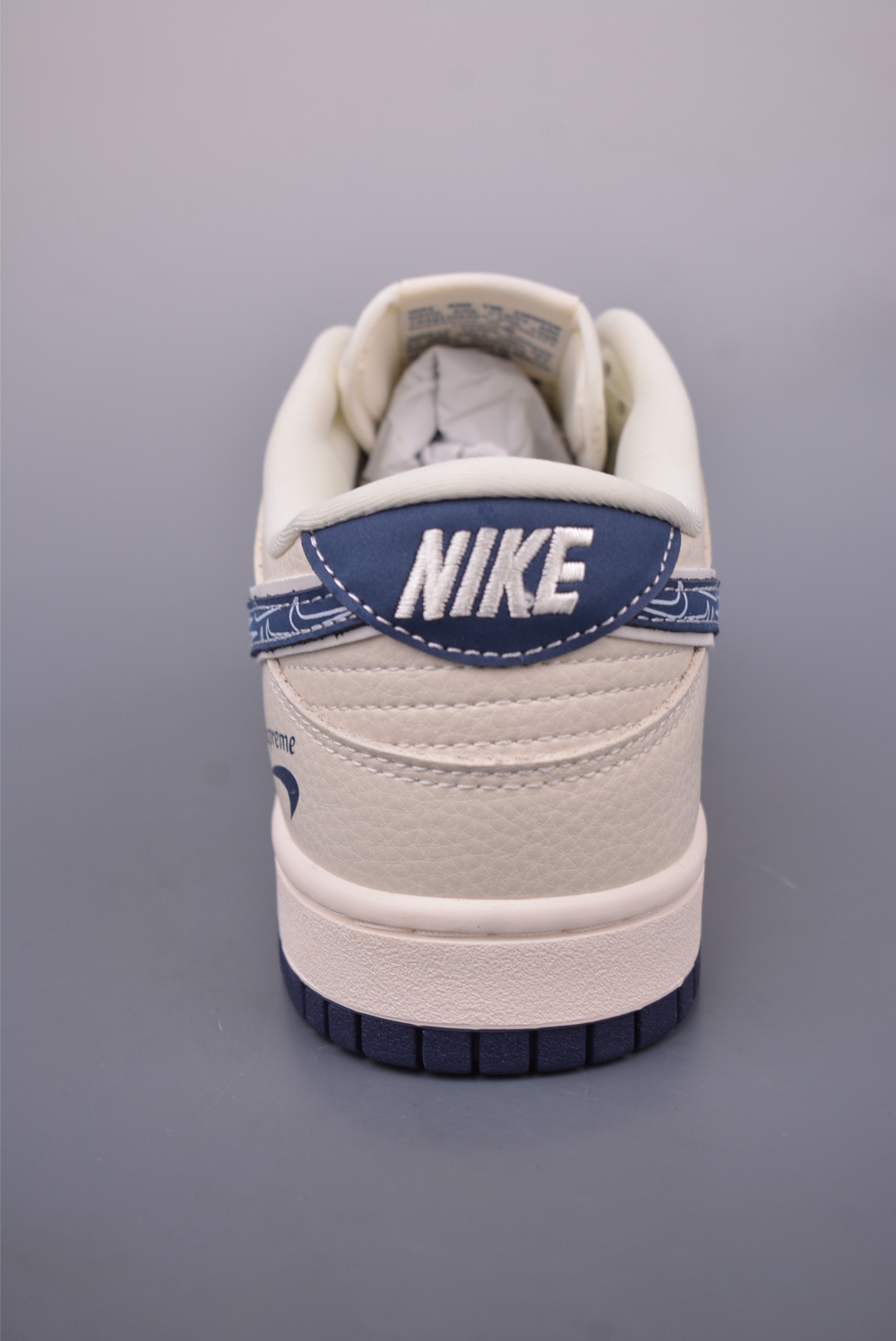 Supreme x Nike SB Dunk Low sneakers Off-white and blue LW1818-116