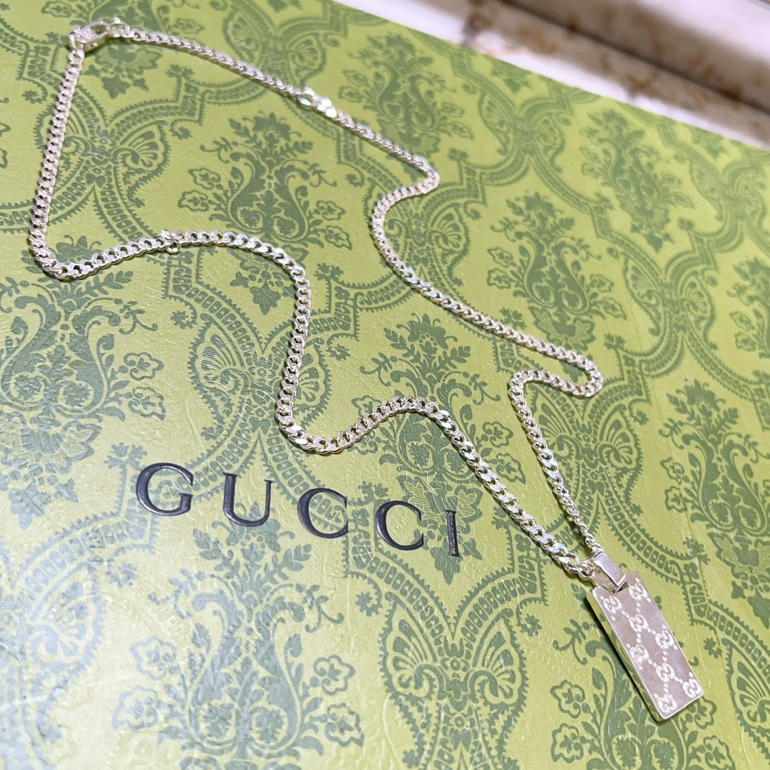 Gucci Anger Forest series GG shallow carved square necklace