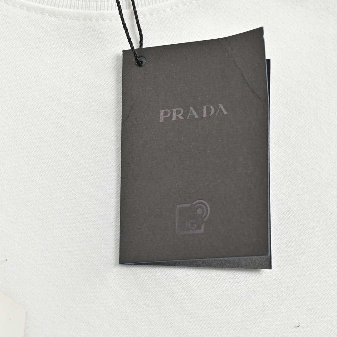 Prada 24ss embossed logo short sleeves