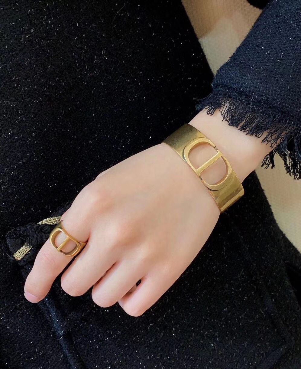 Dior Letter Open Bracelet