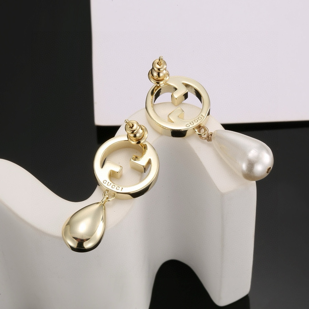 GUCCi Pearl Diamond Earrings
