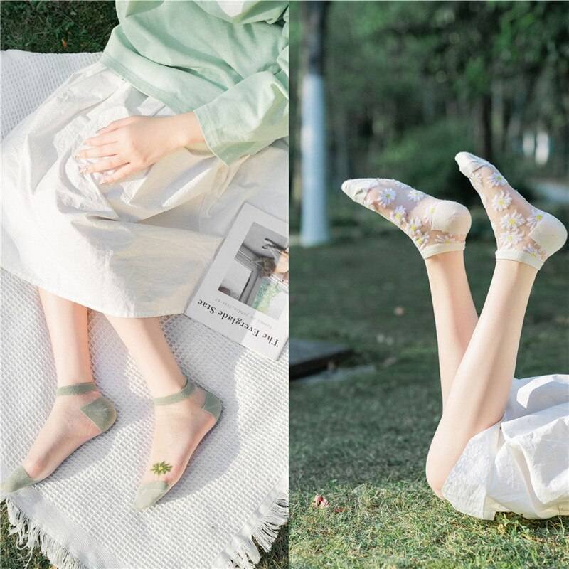 (🔥Last Day Promotion-SAVE 60% OFF) -Sheer Floral Daisy Socks -(SET OF 5 Pairs / 5 color)