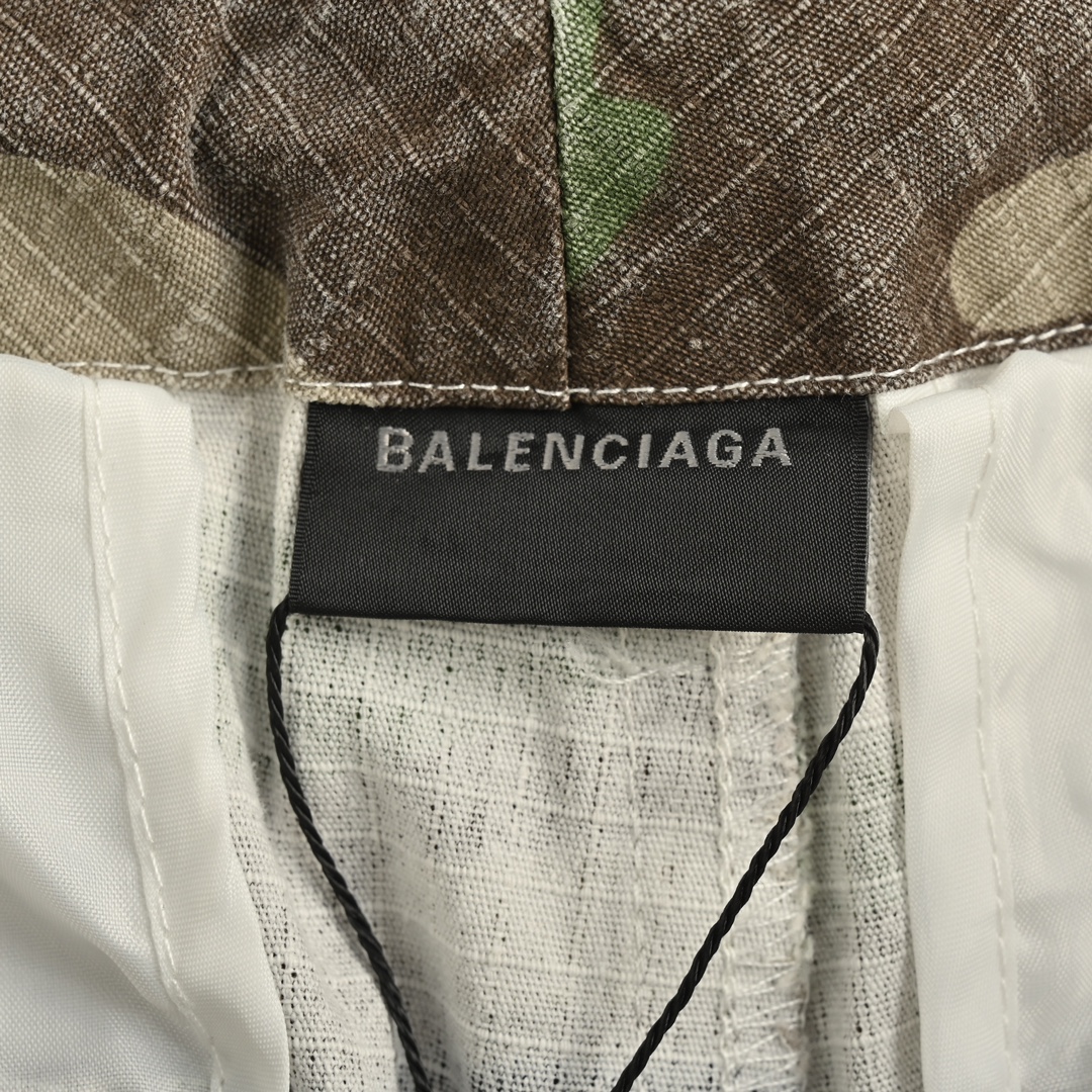 Balenciaga Heavy Camouflage Detachable Multi-Pocket Two-Way Pants