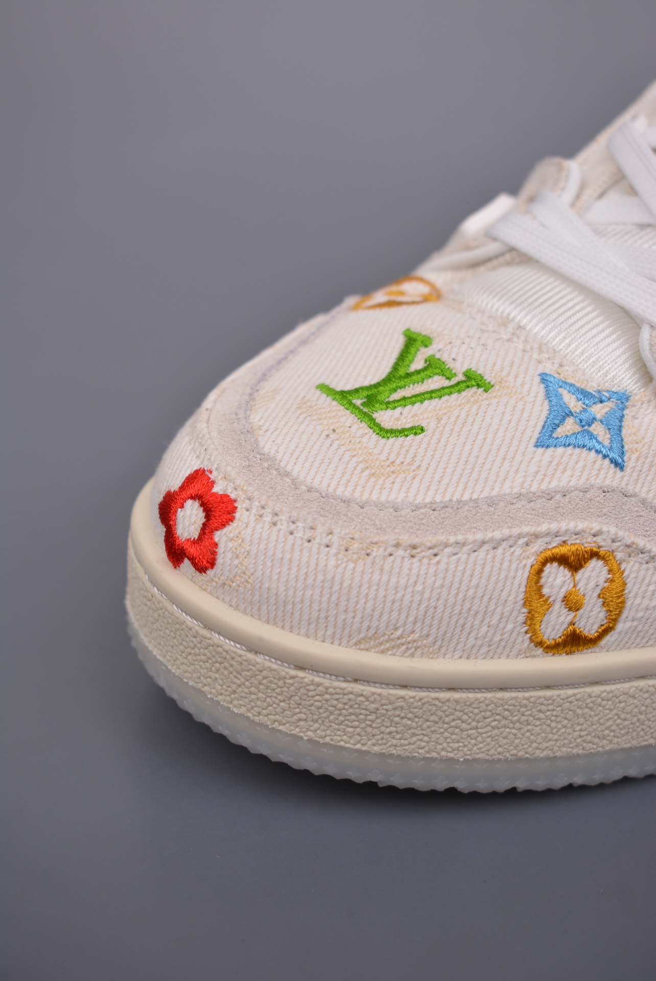 Louis Vuitton Trainer Sneaker Low Off-White Color Jacquard 1A7S52