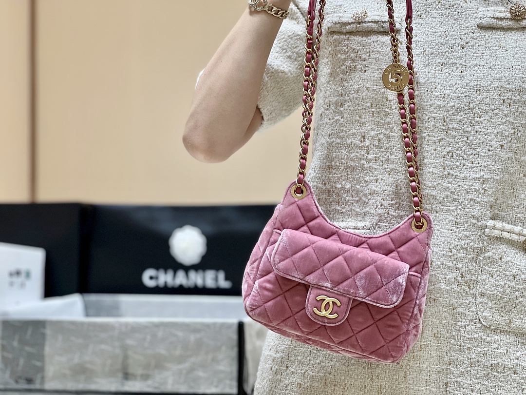 Chanel 23B velvet hobo AS4323