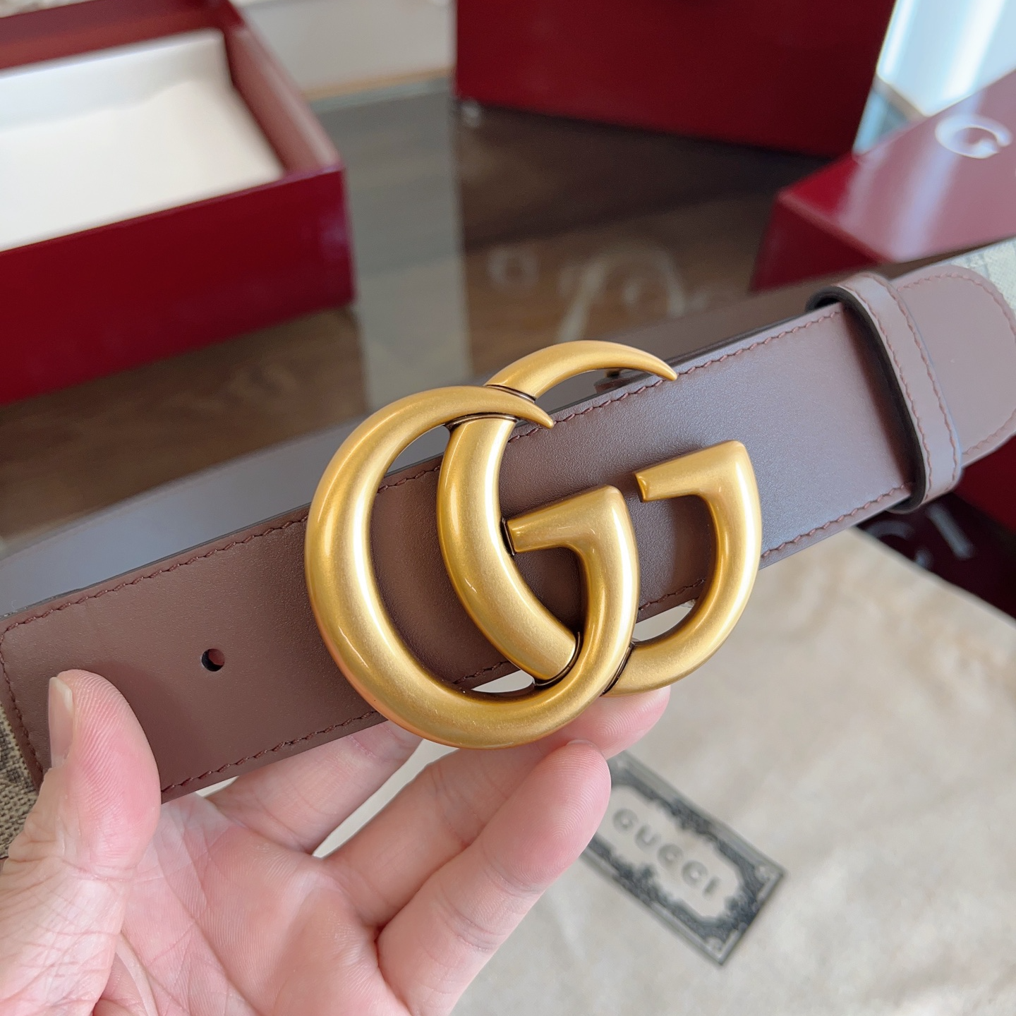 Gucci Double G brass buckle leather belt with a width of 4.0cm