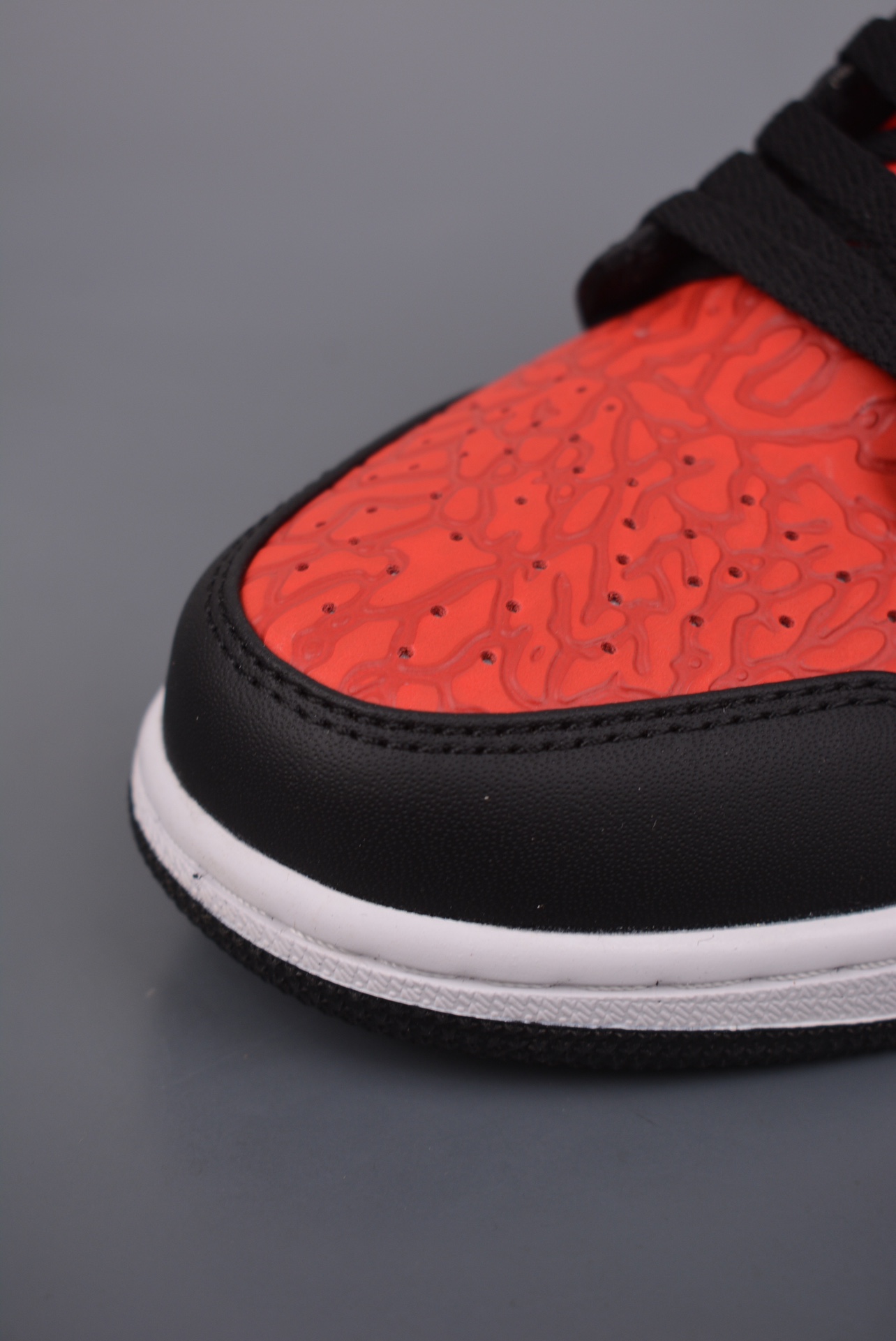 Air Jordan 1 Low Black and Red Cracked 553558-013
