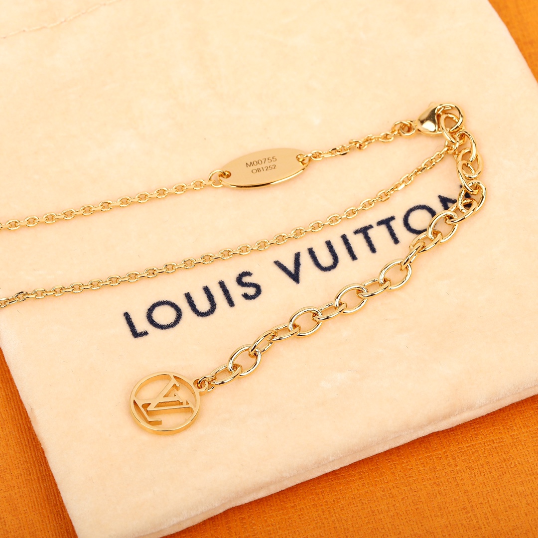 Louis Vuitton trendy logo necklace
