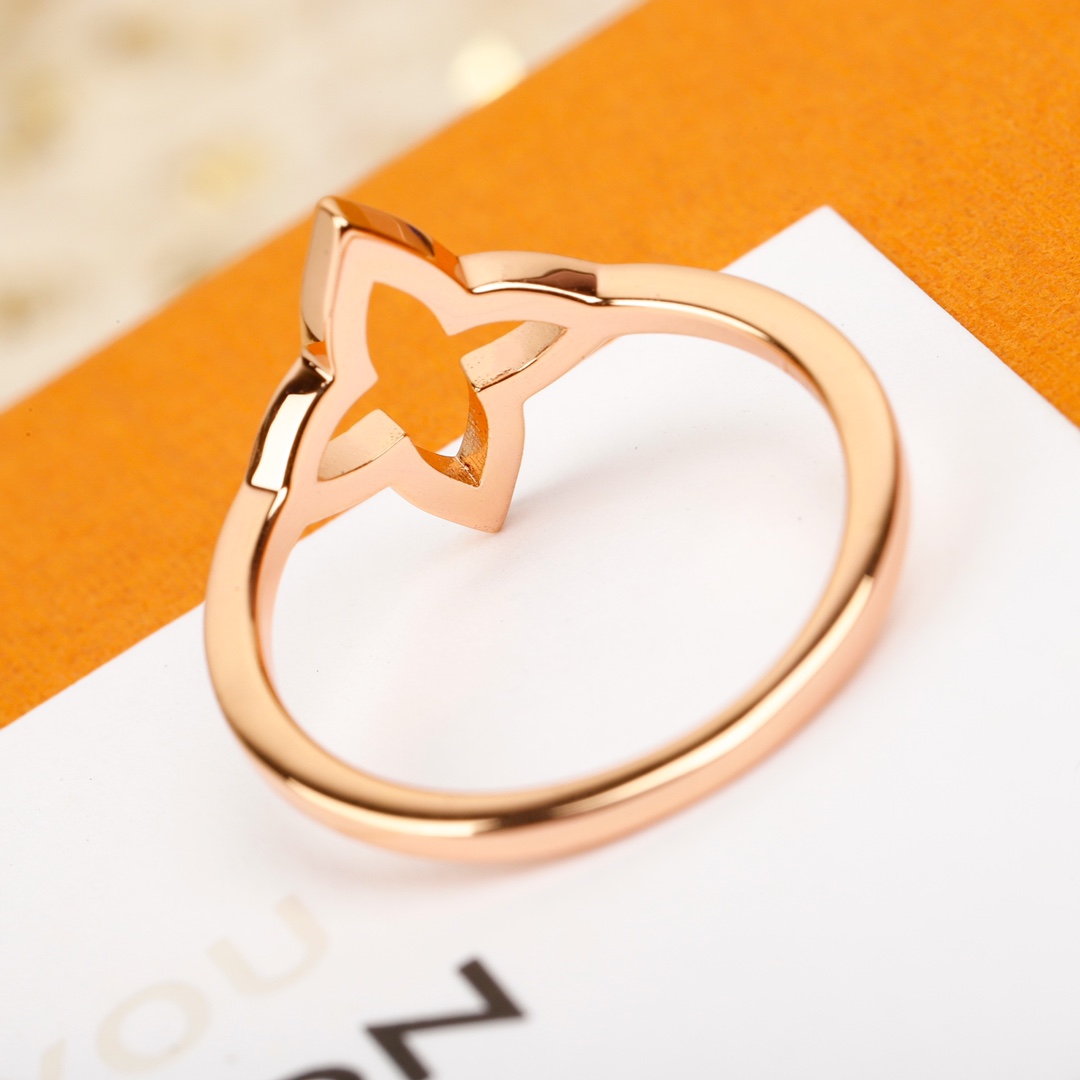 Louis Vuitton monogram pointed flower ring