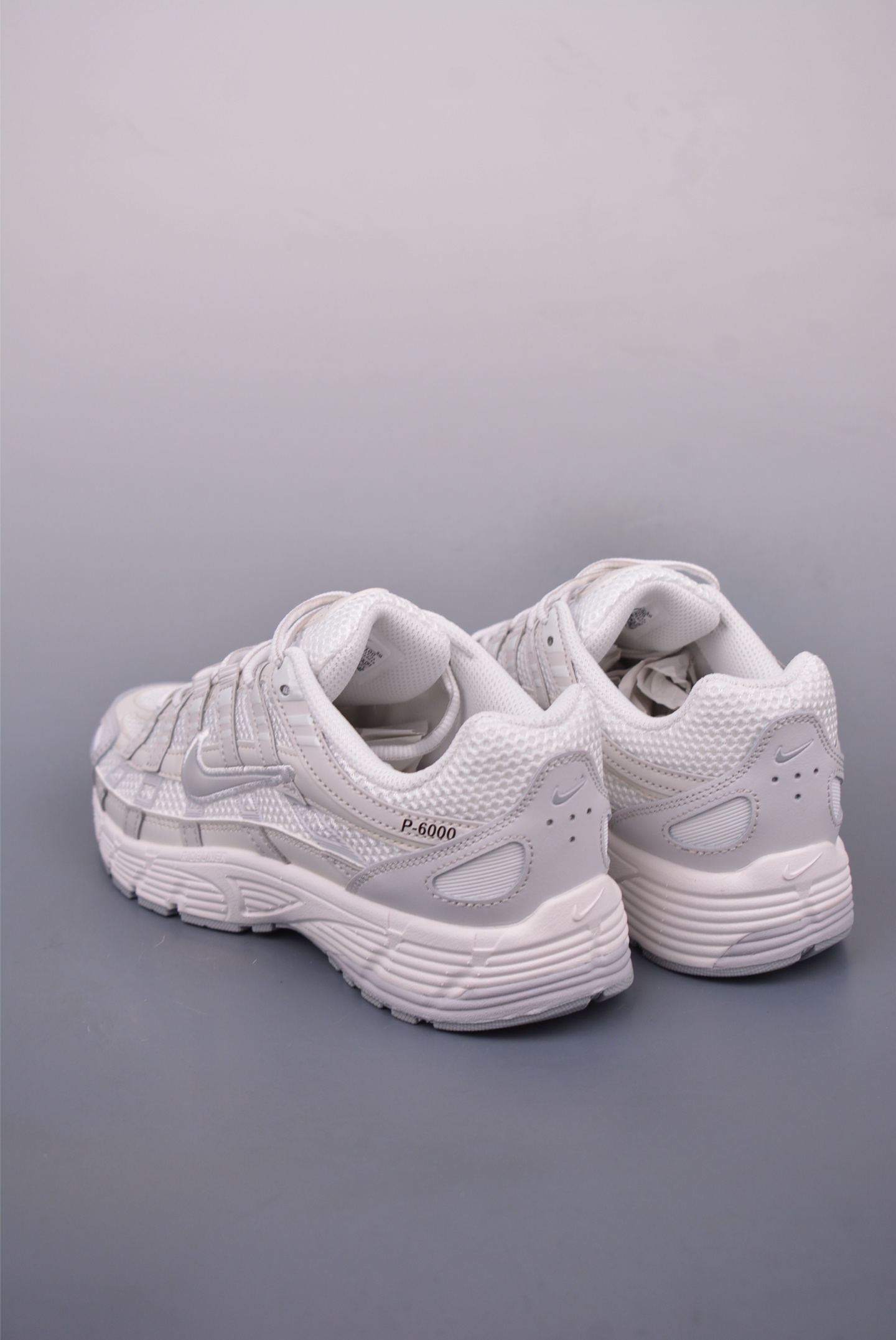 Nike Initiator Running Shoes White and Grey IF1756-100