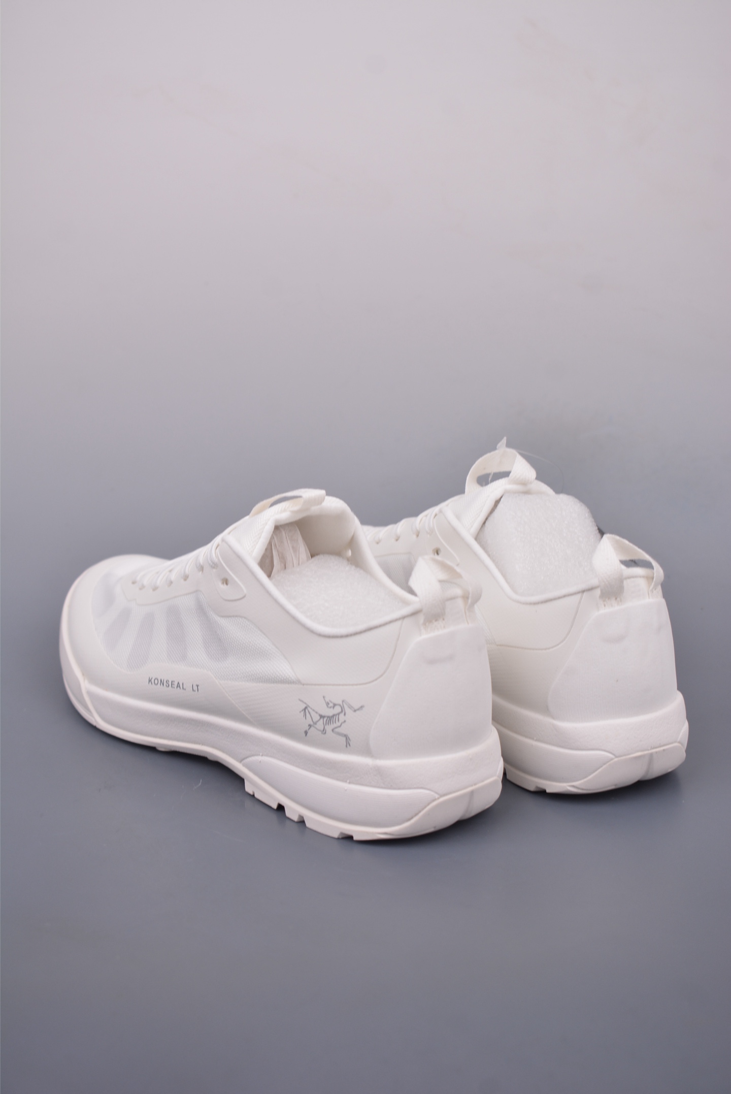 Arc'teryx Konseal LT Outdoor Shoes White 077218-439746