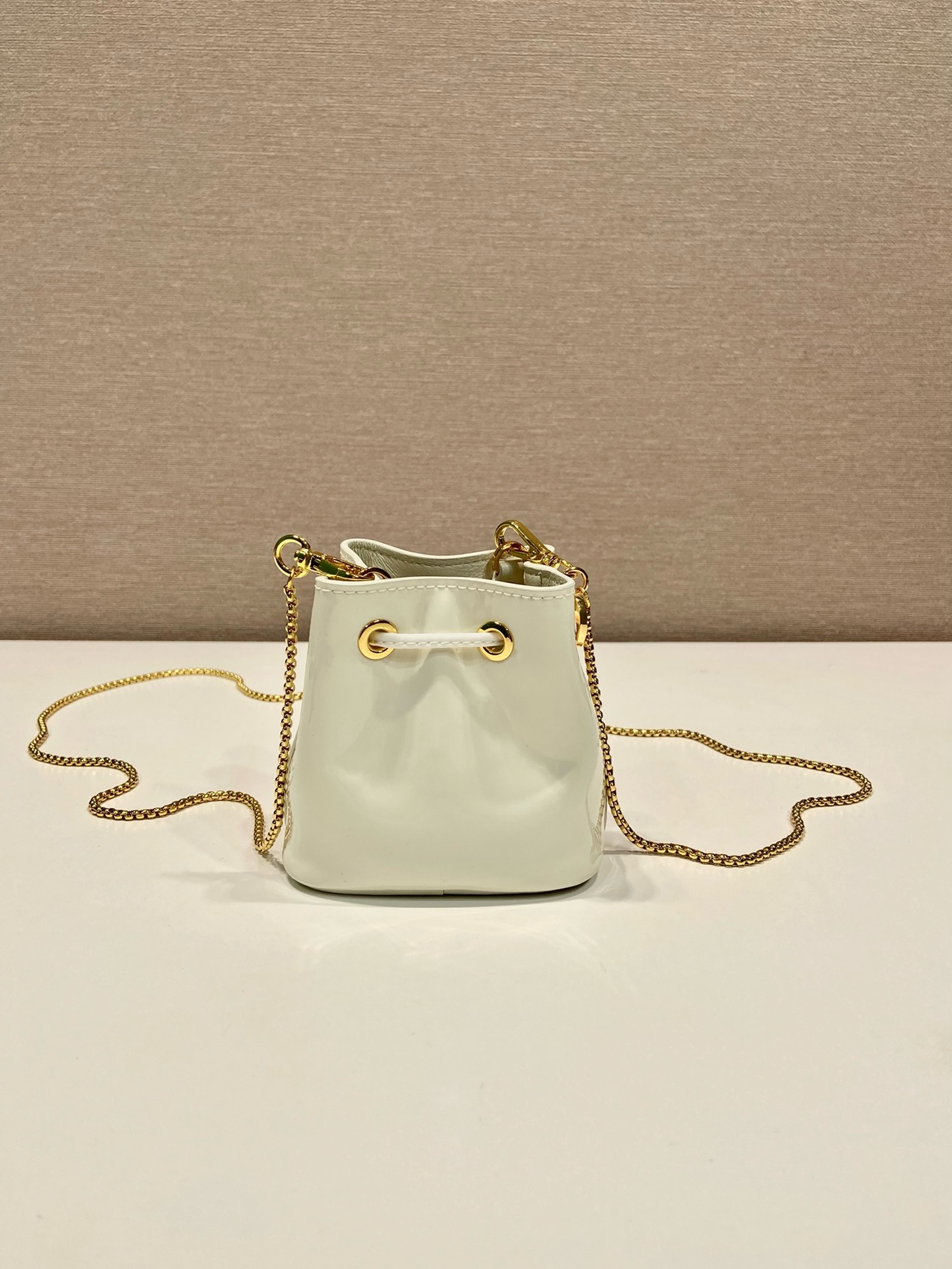 Prada patent leather small bucket 1NR016