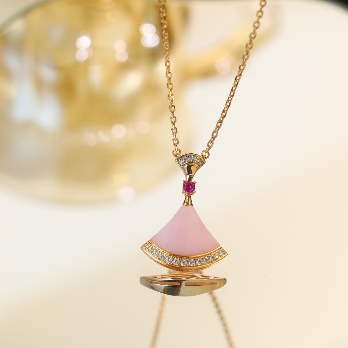 Bulgari pink fan-shaped diamond necklace